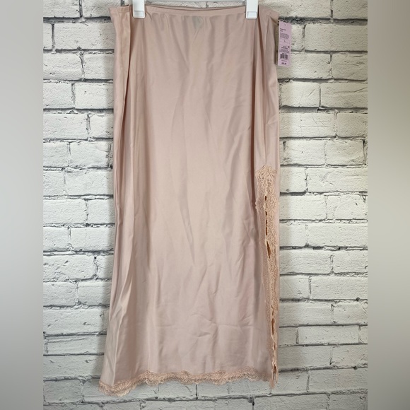 Wild Fable Pink Satin Lace Maxi Skirt Y2K size Large - Picture 2 of 7